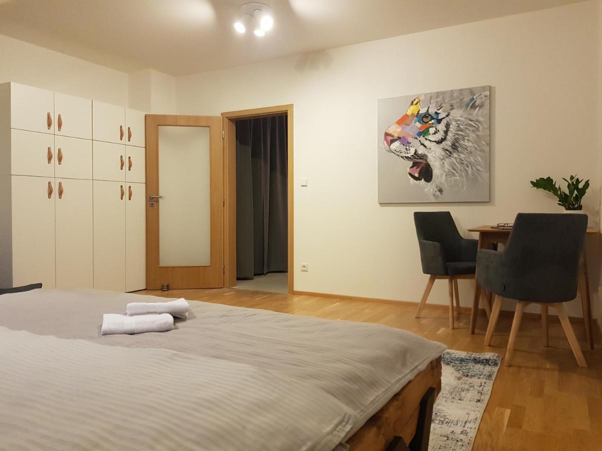 Veritas House มิคูลอฟ ภายนอก รูปภาพ